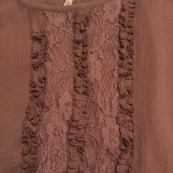 Willow & Clay Split Back Peasant Blouse - Picture 3 of 3